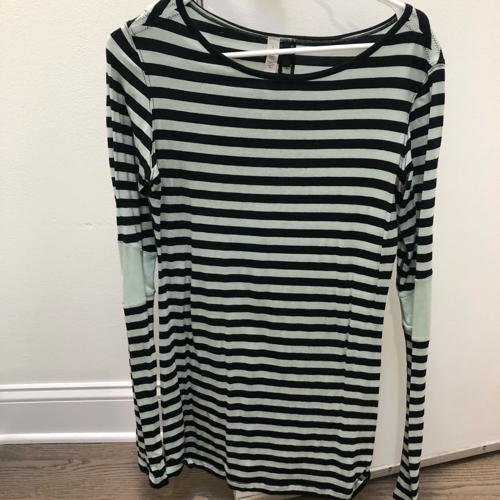 Lululemon Black/Green Stripe Long Sleeve (8)